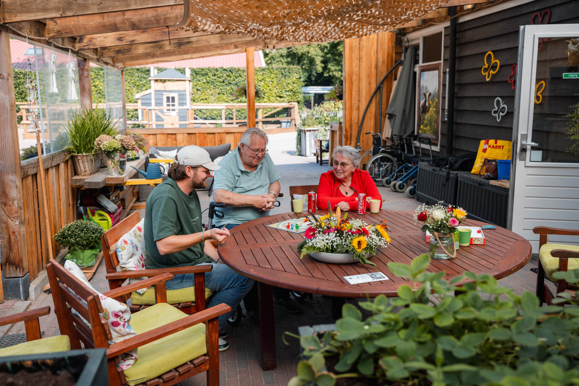 Gezellig samenzijn op het overdekte terras
